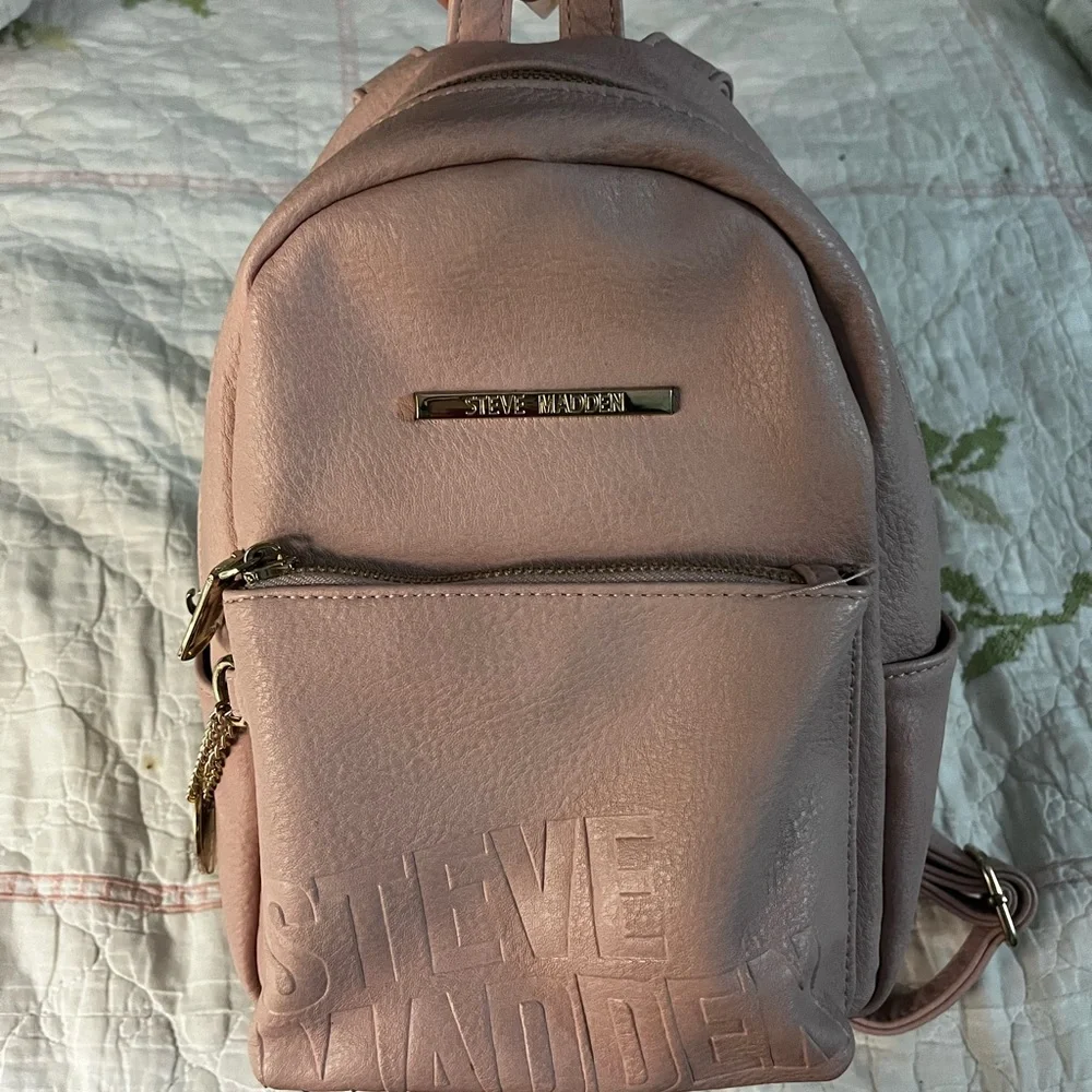 Steve Madden Pink Mini Bag with Textured Surface and Gold Hardware - Picture 2 of 3